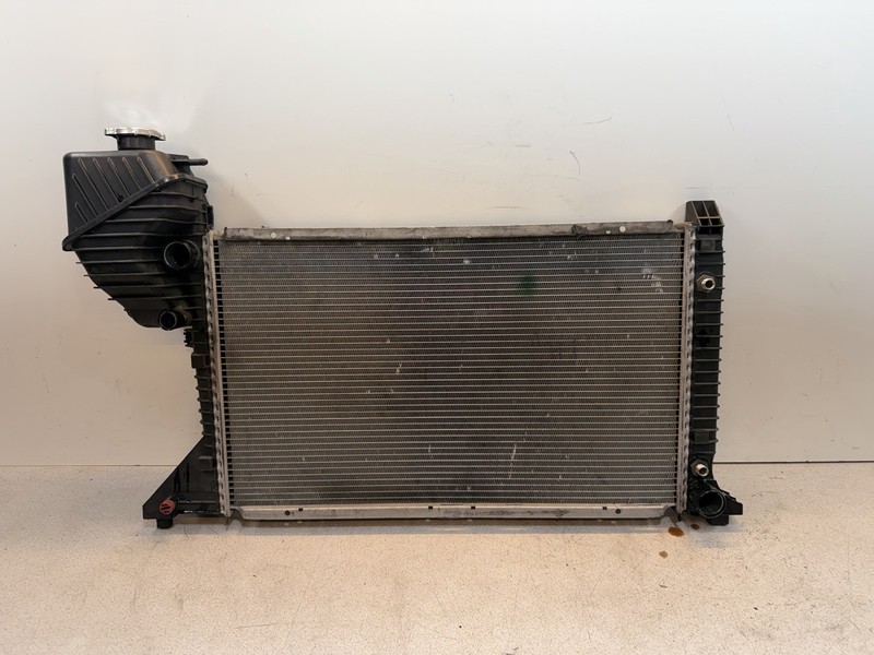 02-06 Mercedes Dodge Sprinter T1N 2.7L Freightliner Automatic Radiator