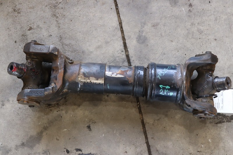 2008-2017 FREIGHTLINER CASCADIA 125 REAR DRIVESHAFT INTERAXLE ABOUT 21"INCH OEM