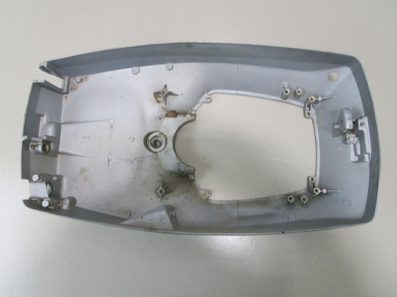 0330918 Evinrude Johnson Outboard 70 HP 3 Cylinder Lower Engine Cover Cowl Pan