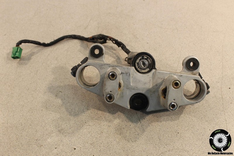 2009 Suzuki GS500F FORKS UPPER TRIPLE TREE CLAMP IGNITION SWITCH GS 500 09