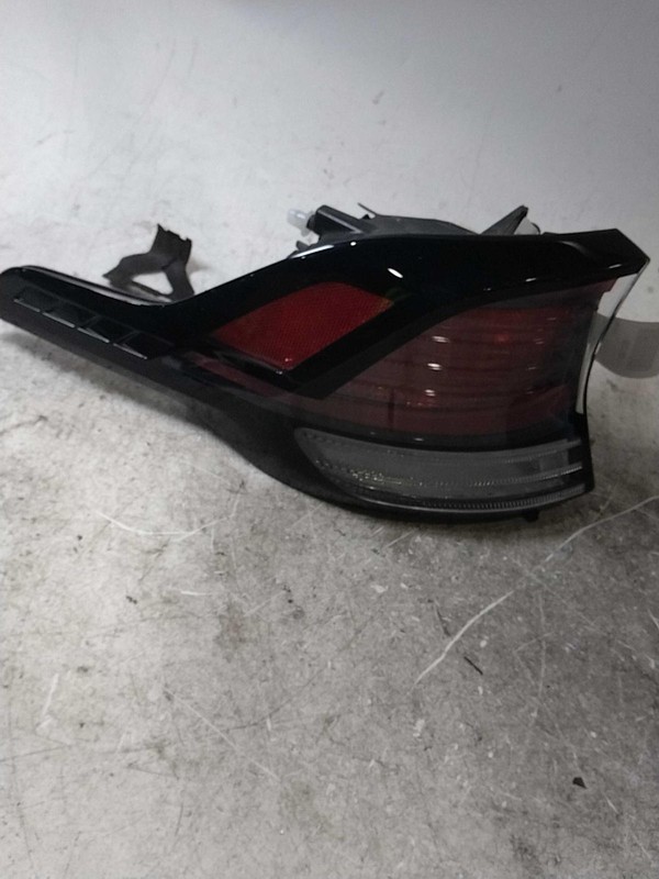 2023 KIA Sportage Left Tail Light Assembly GREY Used 7682234 309K Miles