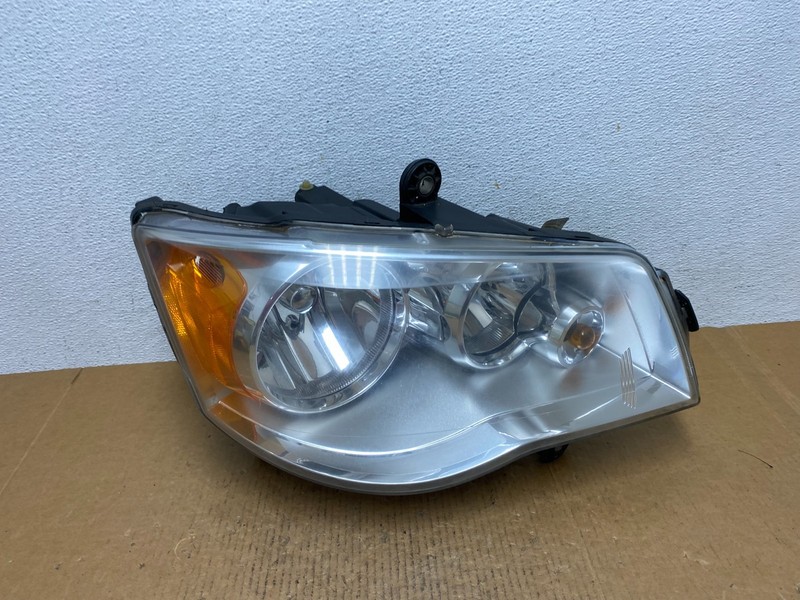 2011 to 2016 Chrysler Town and Country Right Passenger Headlight AE0460 DW