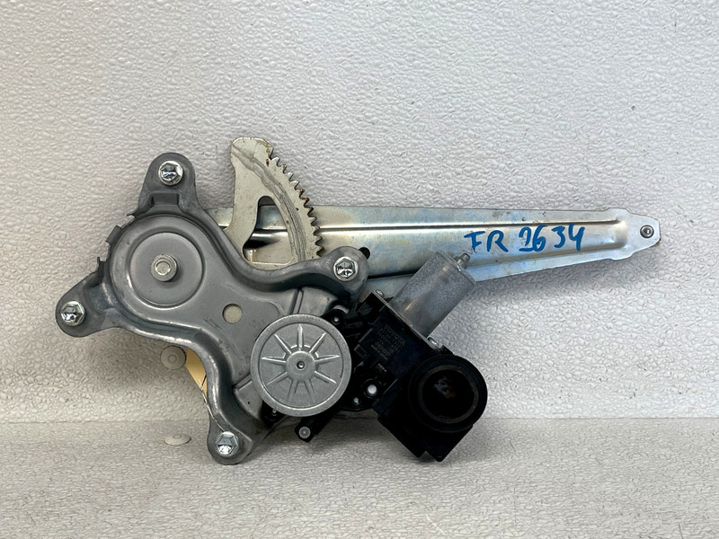 ⭐2014-2025 LEXUS IS300 REAR RIGHT SIDE DOOR WINDOW REGULATOR+ MOTOR OEM LOT2634