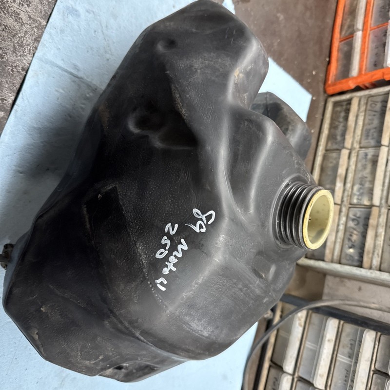 1989 YAMAHA MOTO 4 250 Gas Tank Fuel Cell Good