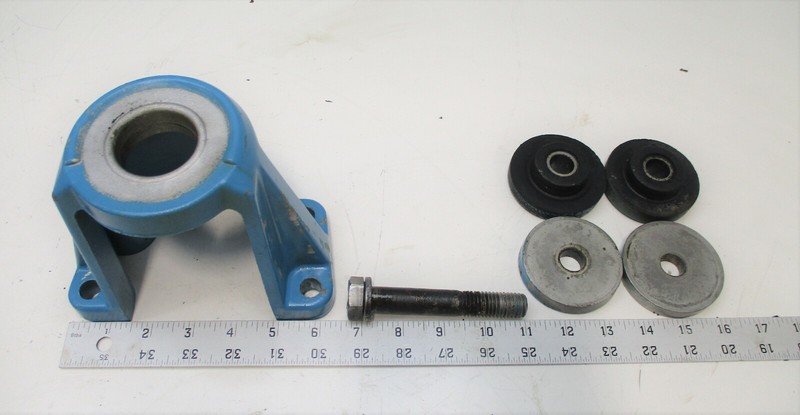 908117 0980159 OMC Stringer Chevy V8 Rear Engine Mount Base Rubber Mount