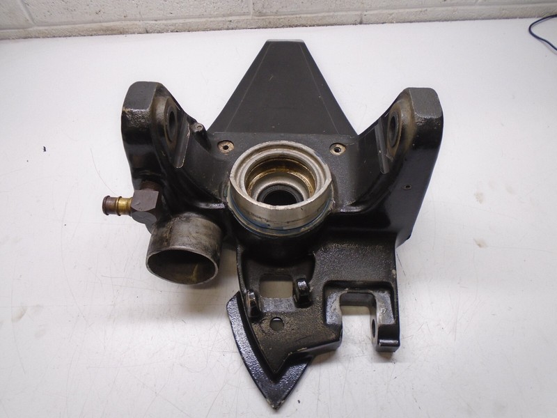 U4 OEM Mercury Force 1989-91 L-Drive 85-125 Hp U-Joint Housing 817980A 2 695206