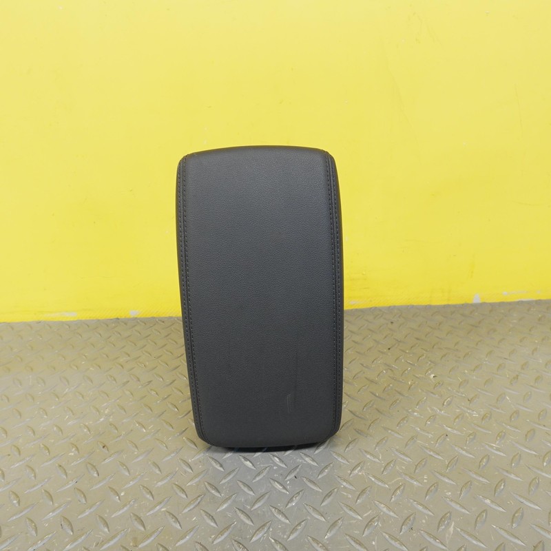2019-2025 AUDI Q3 S-LINE CONSOLE ARMREST ARM REST STORAGE LID COVER ARM REST OEM
