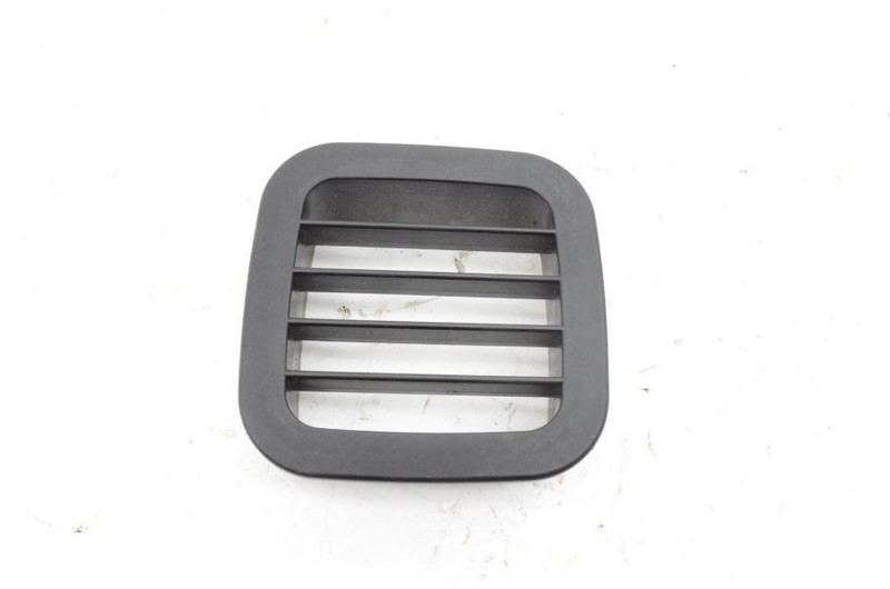1995-1996 Nissan 240SX S14 Zenki Driver Left Side Dash Vent 68421 65F00
