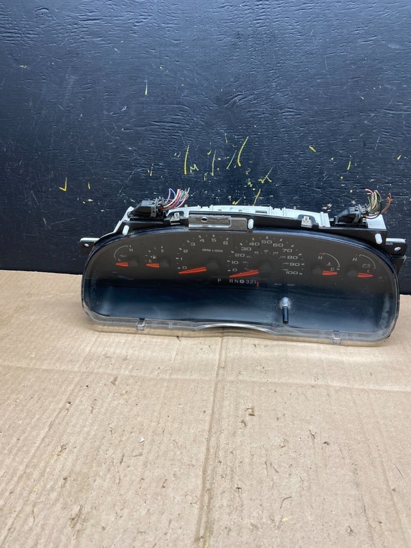 2006 Ford E350 Gauge Speedometer Cluster OEM aa8112 DG