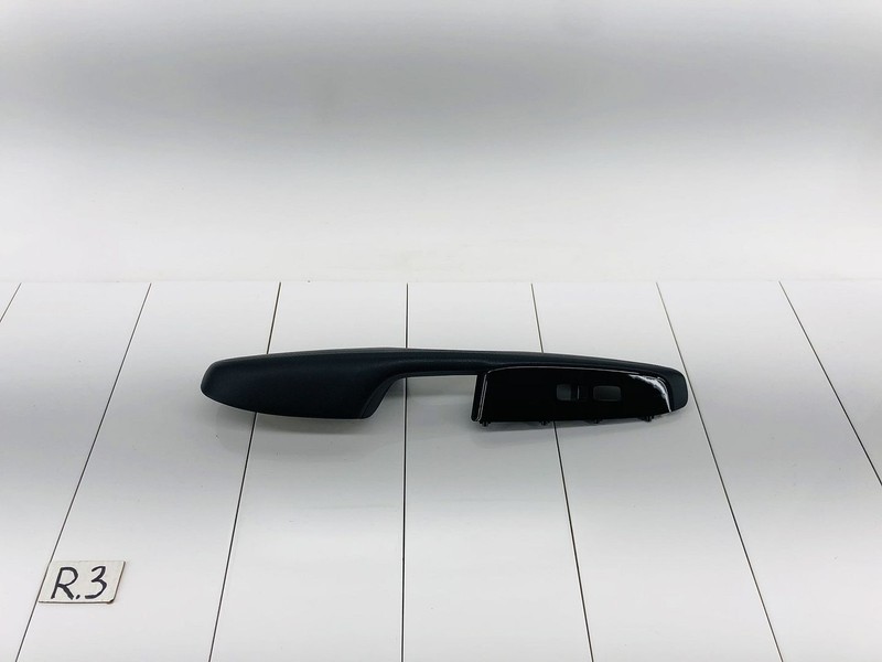 16-18 KIA SORENTO FRONT RIGHT PASSENGER SIDE DOOR PANEL ARMREST OEM