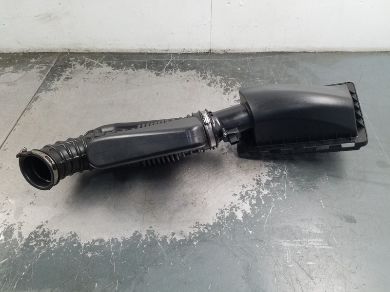 2005 Grand Marquis / Crown Vic Victoria Air Intake Assembly #8130 S3