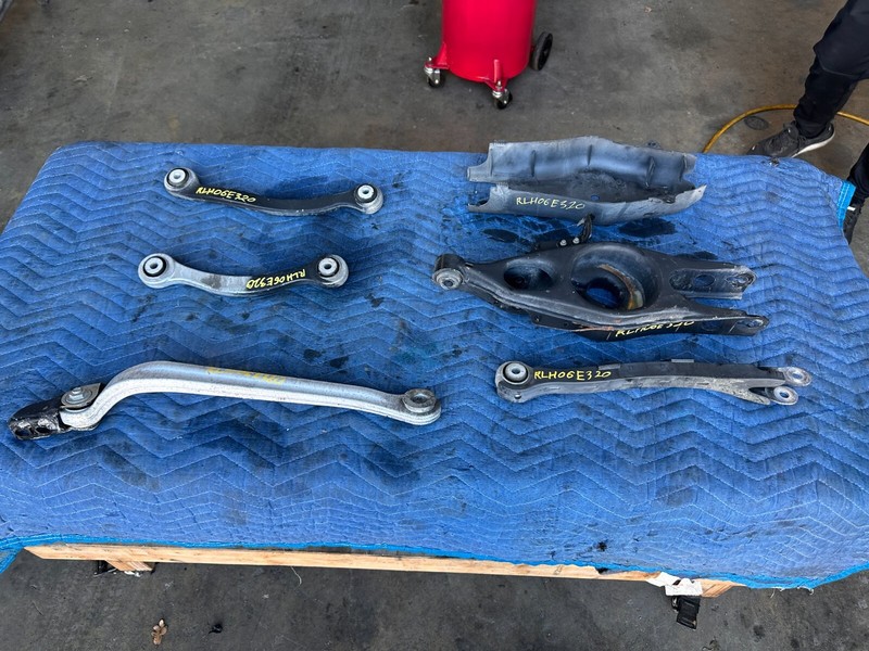 03-09 Mercedes W211 REAR LEFT DRIVER SIDE SUSPENSION CONTROL ARM SET OEM