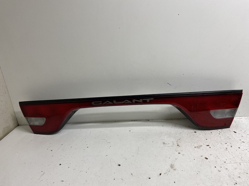 1994-1996 Mitsubishi Galant Center Tail Light Lamp Taillight Taillamp Oem