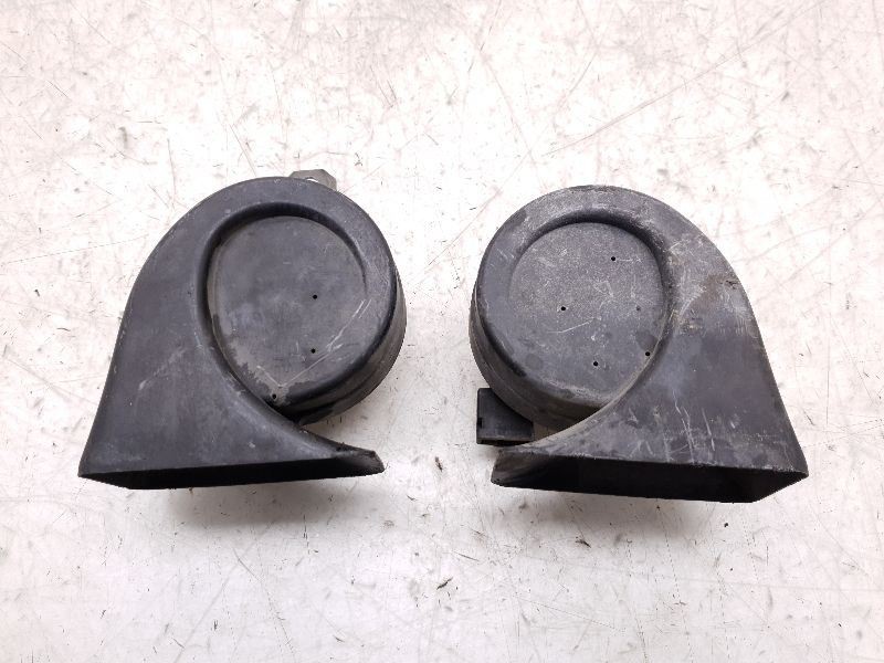 97 98 99 00 01 Lexus ES300 Horn Pair
