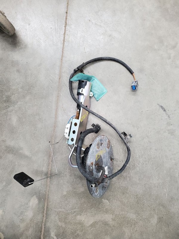 Fuel Pump Assembly Thru 11/30/03 Fits 03-04 LINCOLN & TOWN CAR 272830