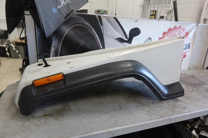 1987-1995 Jeep Wrangler YJ OEM Front Left LH Driver Fender w/ Flare 55176357