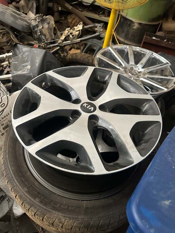 17-19 KIA SPORTAGE OEM 19" OEM WHEEL RIMGRADE A