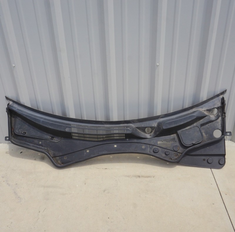 2014 - 2020 Maserati Ghibli Front Windshield Wiper Cowl Vent Cover Panel OEM