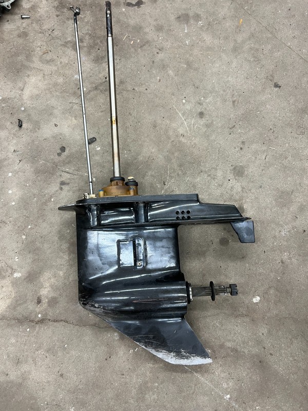 JOHNSON EVINRUDE 40-48-50 hp OUTBOARD MOTOR LOWER UNIT 432280 FRESHWATER!