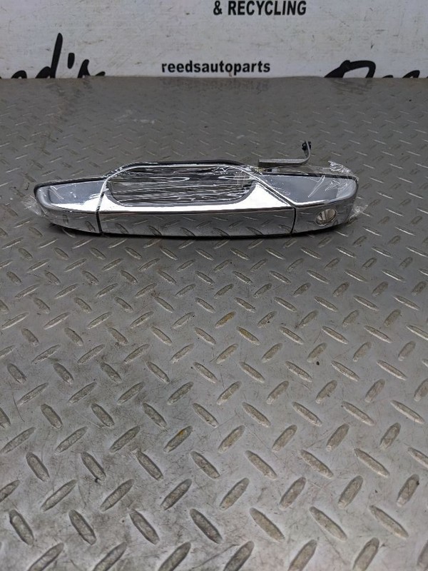 Driver Door Handle Exterior Door Front Chrome Fits 07-14 ESCALADE 1140360
