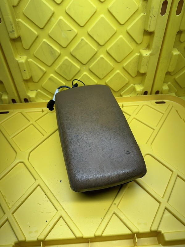 2007 AUDI A6 3.2 C6 CENTER CONSOLE ARMREST 4F0864114OEM