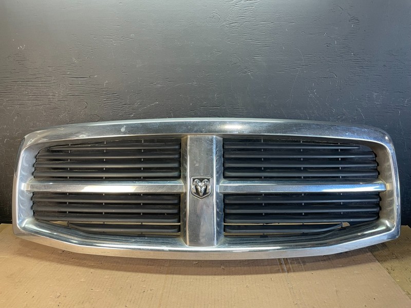 2004 to 2006 Dodge Durango Front Upper Chrome Grill Grille Oem AD8530 DG