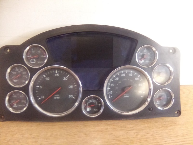 Kenworth T680 Q43-1133-1-1-106 Instrument Gauge Cluster