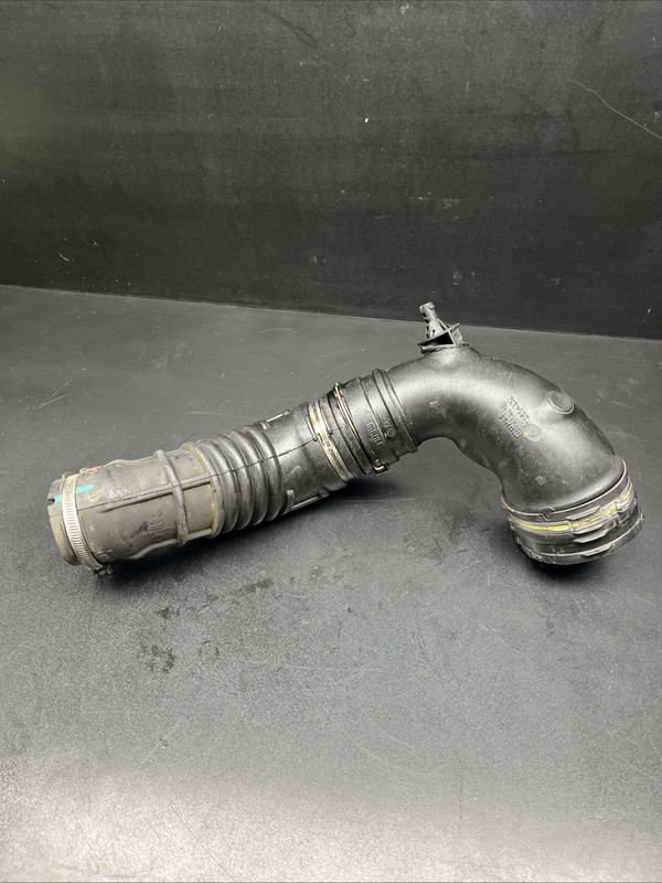 14-17 Maserati Ghibli 3.0L Air Cleaner Right Side Intake Hose Tube 670001590 OEM