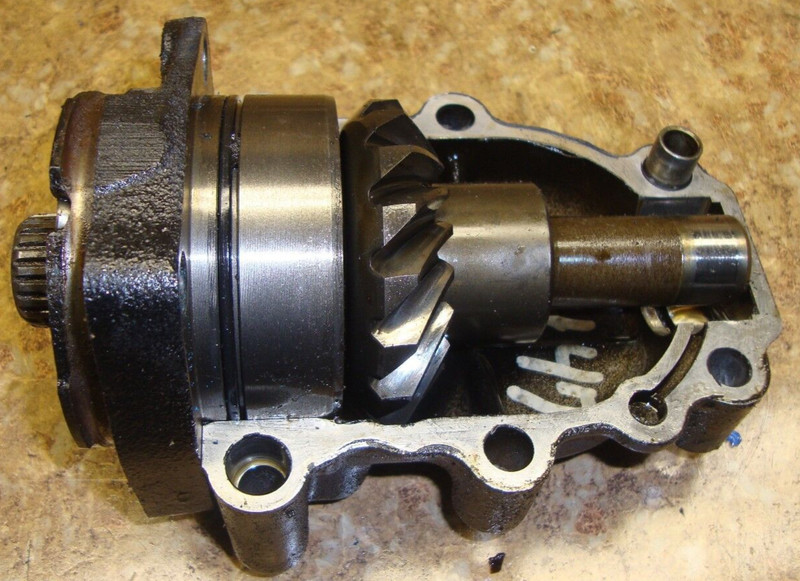 Suzuki Boulevard VL800 VL Shaft Drive Bevel Gear 800 C50 Output Transfer Case B1