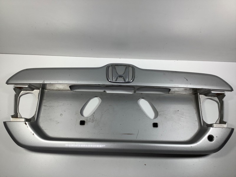 03-05 Honda Pilot Garnish Assembly Rear License Plate Panel 74890-S9V-A00ZF OEM