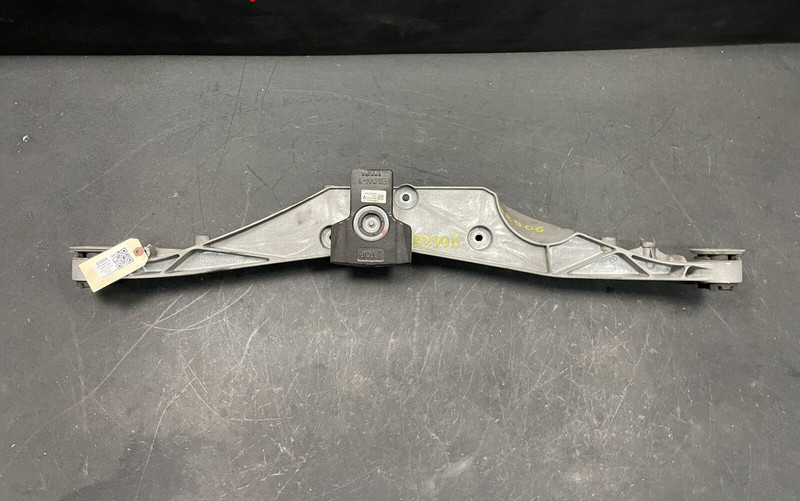 Rear Differential Carrier Mount Bracket 2018 BMW X1 33366858474 2016 2017 - 2022