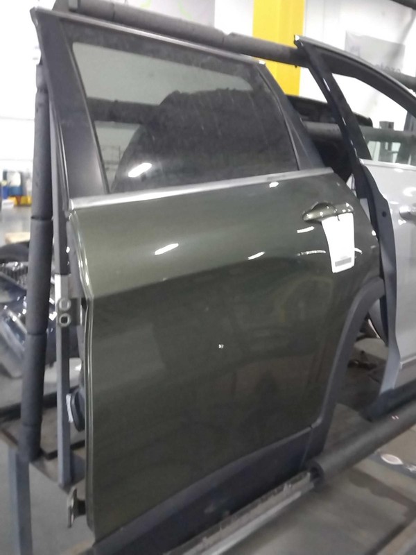 2019 Jeep Cherokee Left Door Green 4DR SUV OEM Used Part 488555