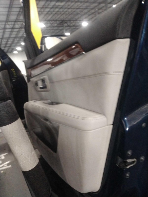 2007 Cadillac SRX Right Front Door Blue 4DR SUV Good Condition OEM Part