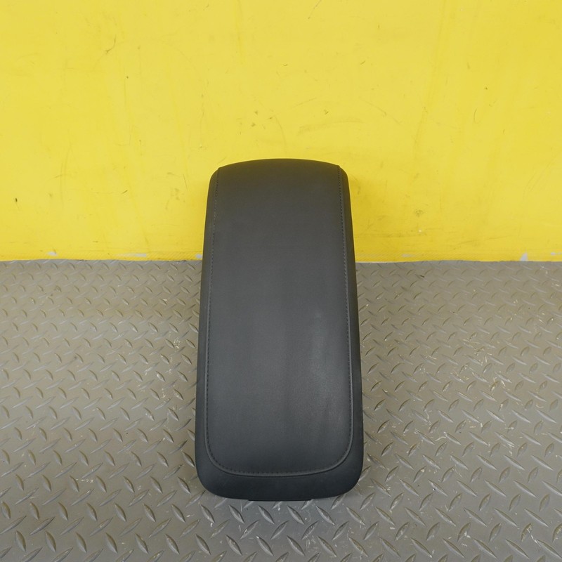 2022-2024 HYUNDAI IONIQ 5 CENTER CONSOLE ARMREST ARM REST LID OEM 84660GI000YGU