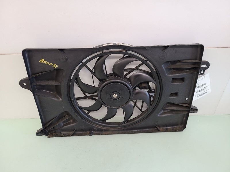 Radiator Fan Motor Fan Assembly Fits 15-17 200 590215