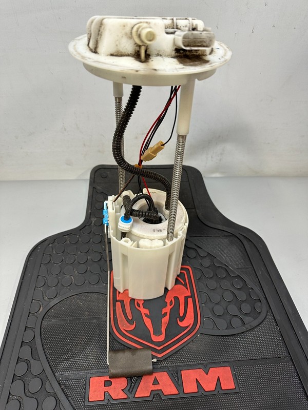 ✅ 2011-2019 RAM 1500 Classic OEM FUEL PUMP / LEVEL UNIT MODULE 68235572AA Mopar