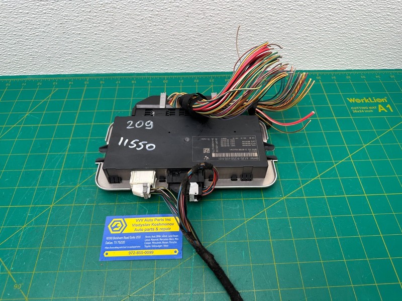 10-19 BMW F10 F12 F07 F06 FOOTWHELL LIGHT CONTROL MODULE OEM 9250455