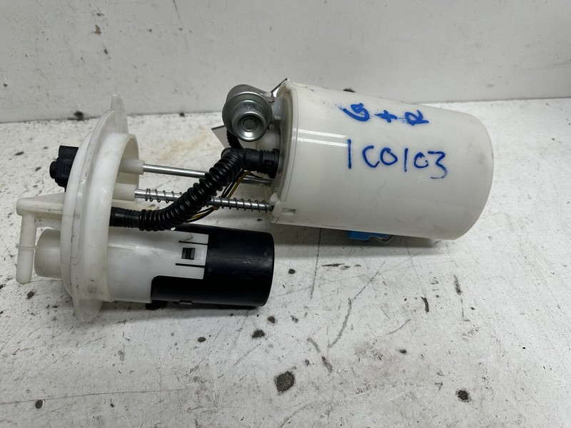 2007-2010 Kia Magentis 2.7LFuel Pump w Sending Unit & Bracket