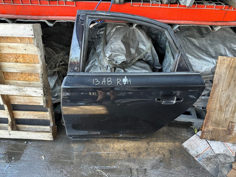 11-18 Audi S8 A8 Quattro REAR LEFT DRIVER SIDE DOOR SHELL Black L8L8 OEM