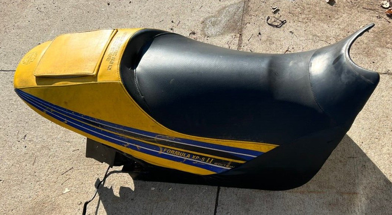 Skidoo Mxz REV 600 HO 800 X-Package Seat 510004582