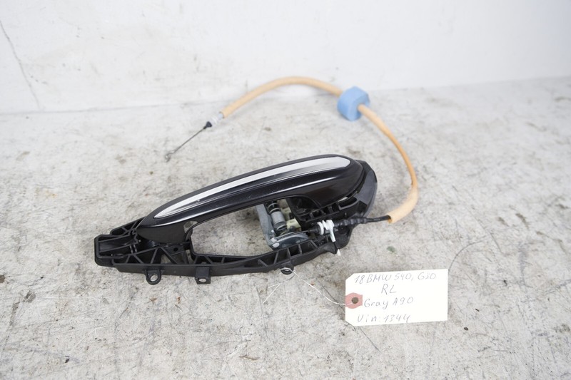 18-22 BMW G30 REAR LEFT SIDE EXTERIOR DOOR HANDLE W/ RELEASE CABLE GRAY A90