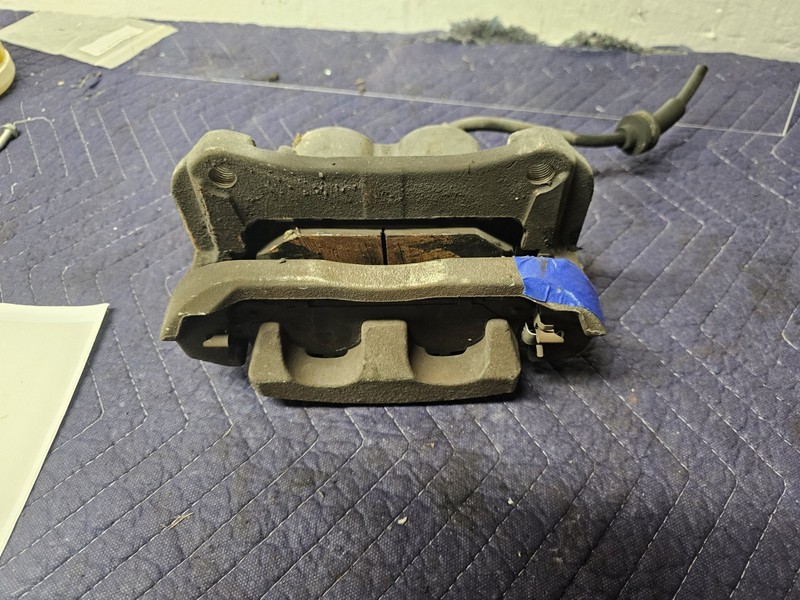Passenger Right Caliper FrontFits 14-17 CHEROKEE