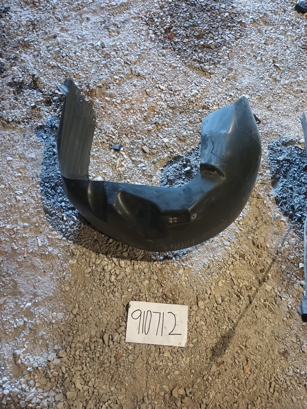 2004-2009 Cadillac SRX BaseRear Left Side Fender Liner 25774085