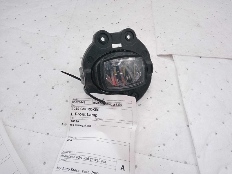 2019 Jeep Cherokee Left Fog Light Assembly OEM Red 68410368AB 68466265AC
