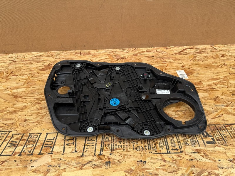 KIA STINGER 2018-2023 OEM FRONT LEFT DRIVER DOOR WINDOW REGULATOR ASSEMBLY