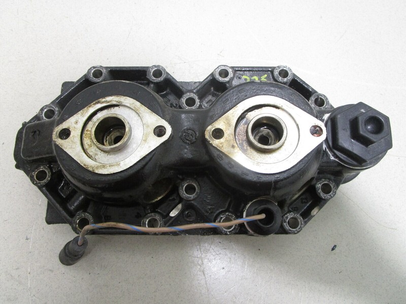 5001481 OMC Evinrude Johnson Outboard 90 HP V4 Cylinder Head Starboard Right