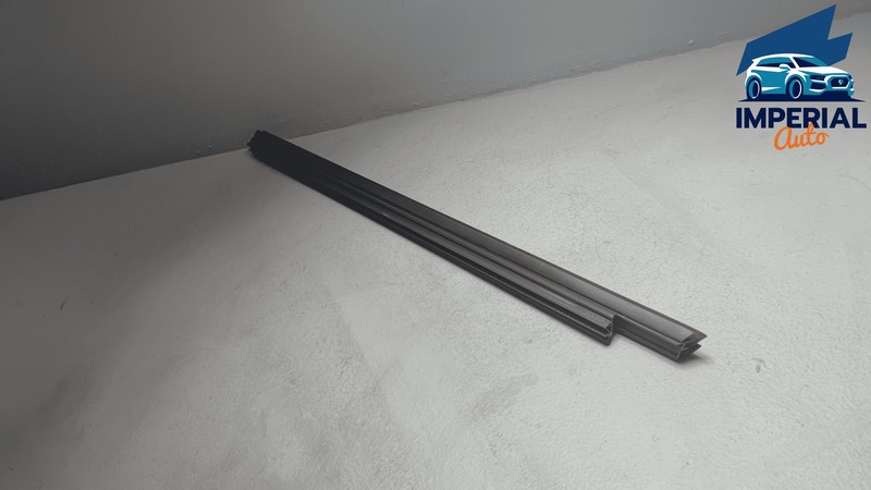TOYOTA RAV4 19-2025 FRONT PASSENGER DOOR WINDOW INNER BELT WEATHERSTRIP SEAL OEM