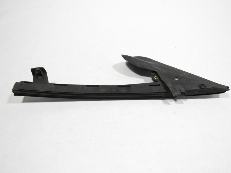 Porsche Boxster S 2014 Front Right Door Corner Weatherstip Rubber Seal 13-16 ;:A