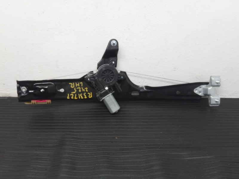 18-23 Chevrolet Traverse Rear Left Driver Window Regulator W/ Motor OEM 84973075