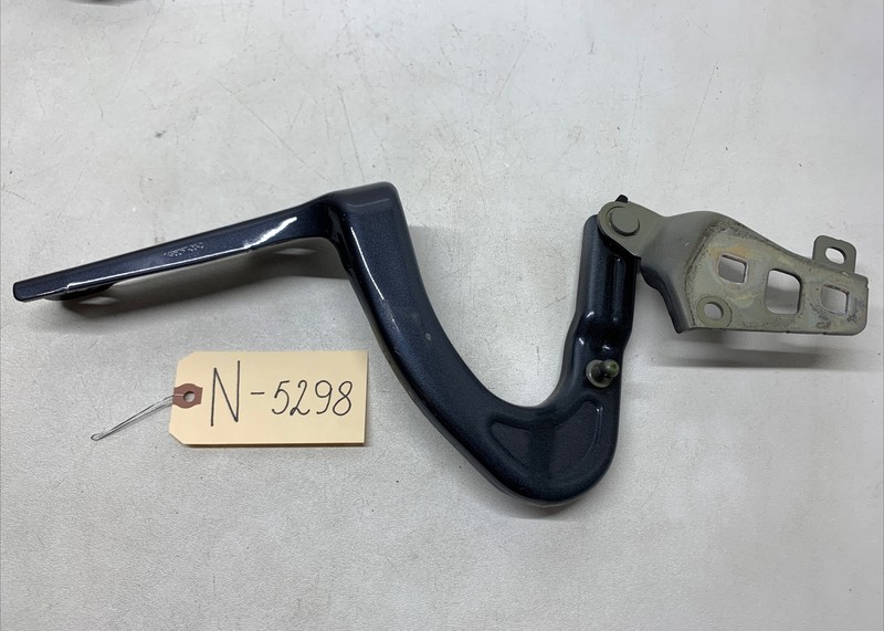 OEM 2020-2022 TESLA MODEL Y RH PASSENGER HOOD HINGE 1496268-00-C 5298 B82